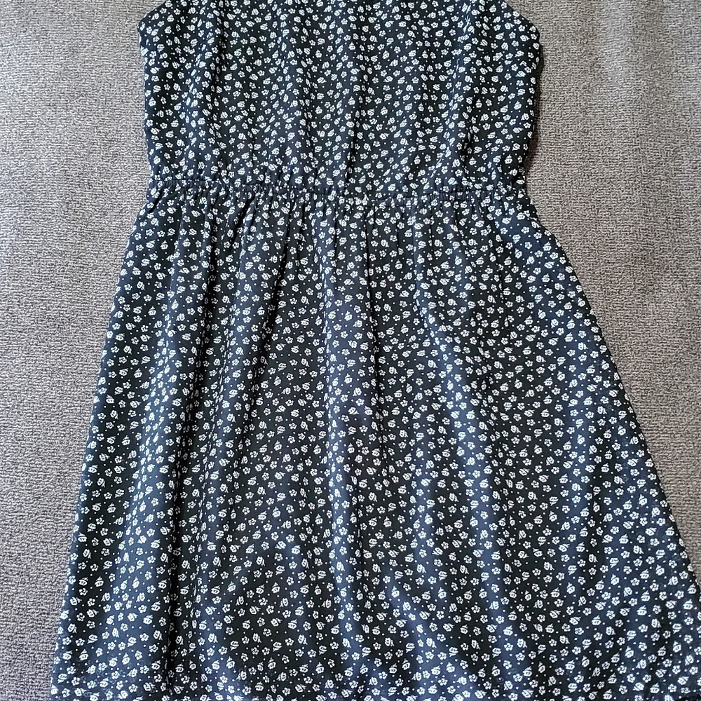 DIVIDED H&M Floral dress